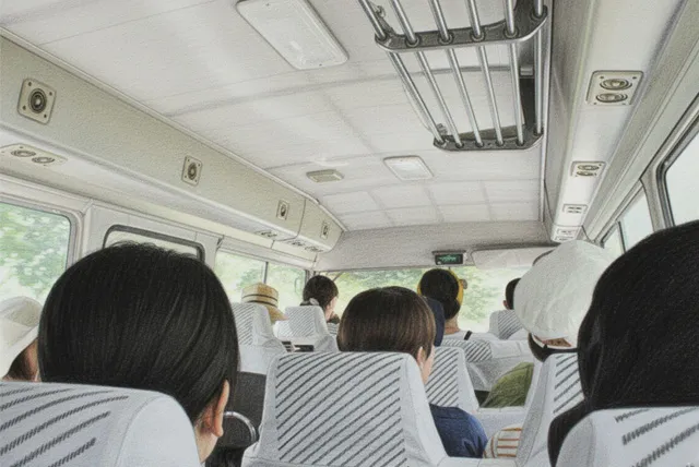 マイクロバスの車内