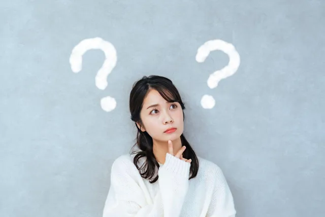 疑問を浮かべる女性