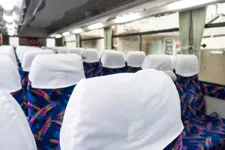 貸切バスの車内
