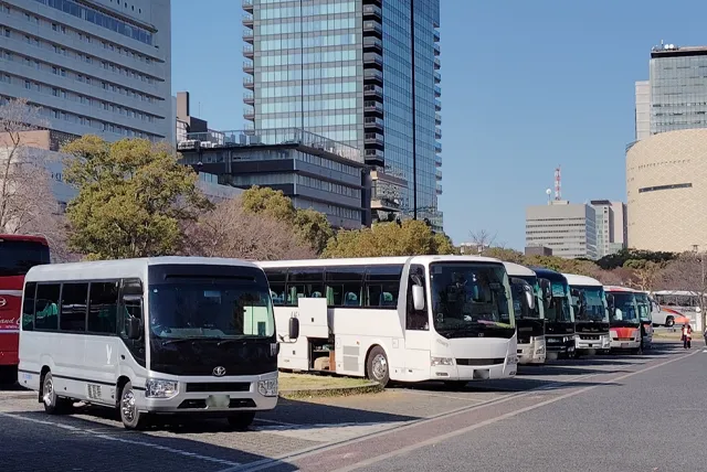 大阪観光に利用できる大型貸切バス