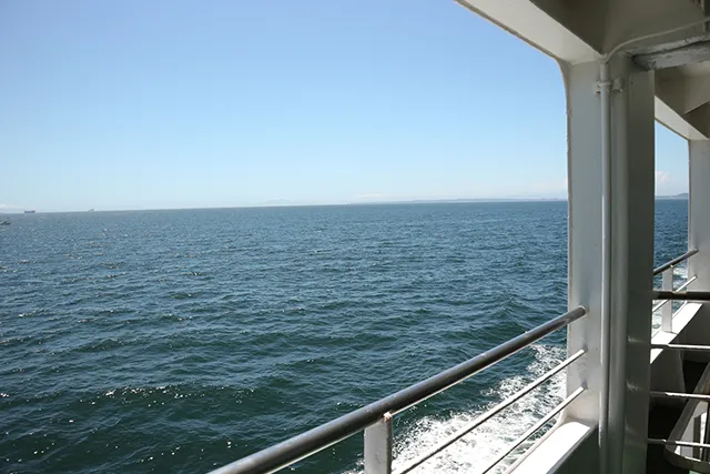 東京湾を航海