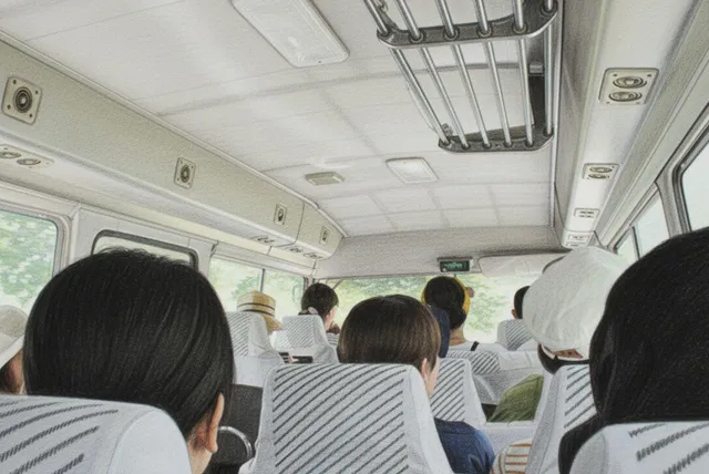 マイクロバスの車内