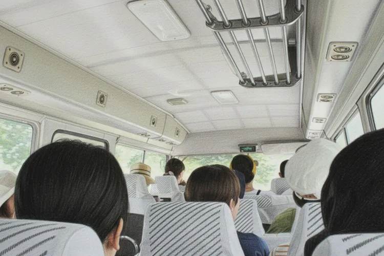 マイクロバスの車内