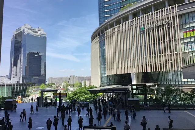 大阪駅前