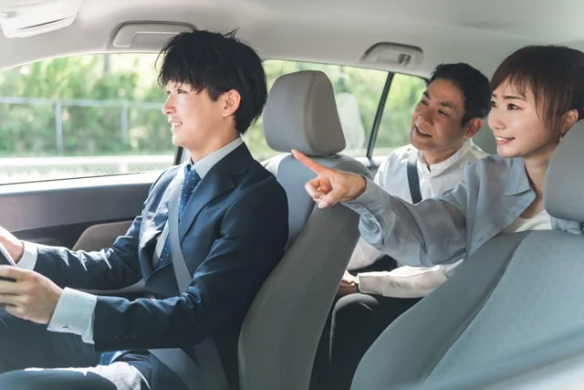 同僚に運転をして貰い忘年会へ向かう